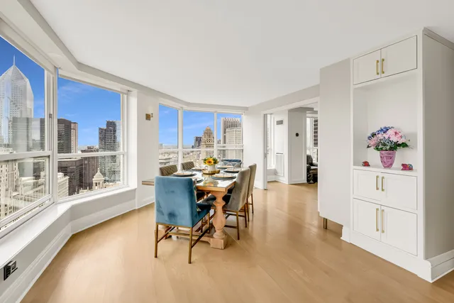 $1,195,000 | 405 North Wabash Avenue, Unit 4308, Chicago, IL 60611
