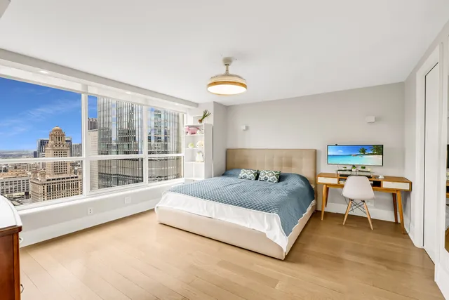 $1,195,000 | 405 North Wabash Avenue, Unit 4308, Chicago, IL 60611