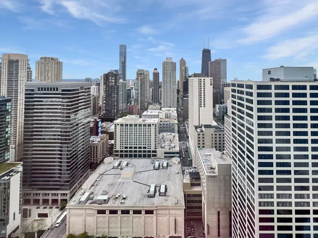$1,195,000 | 405 North Wabash Avenue, Unit 4308, Chicago, IL 60611