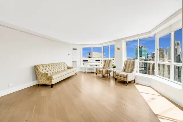 $1,195,000 | 405 North Wabash Avenue, Unit 4308, Chicago, IL 60611