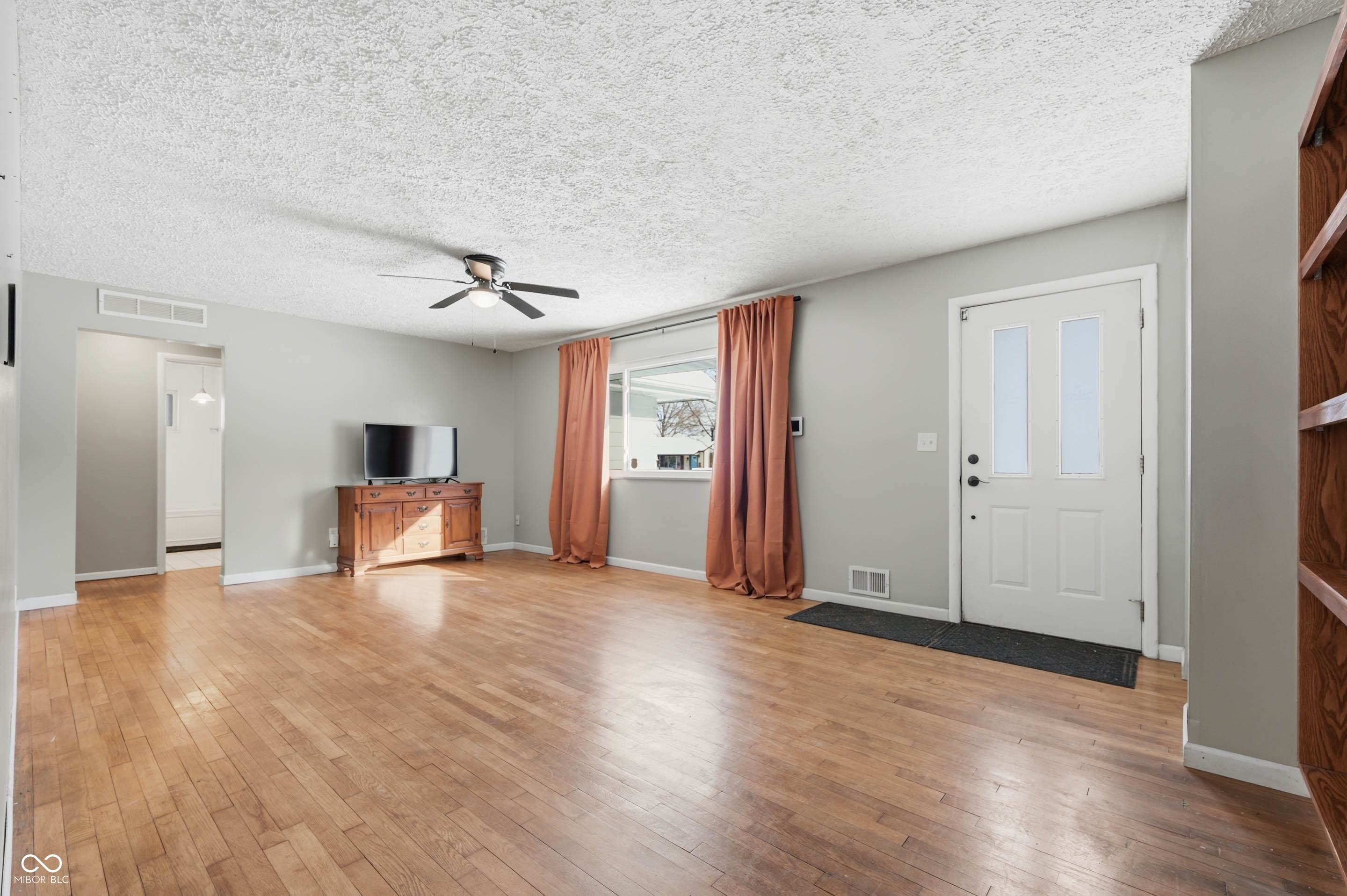 607 North Shellbark Road Muncie, IN 47304 - Photo 3 of 22