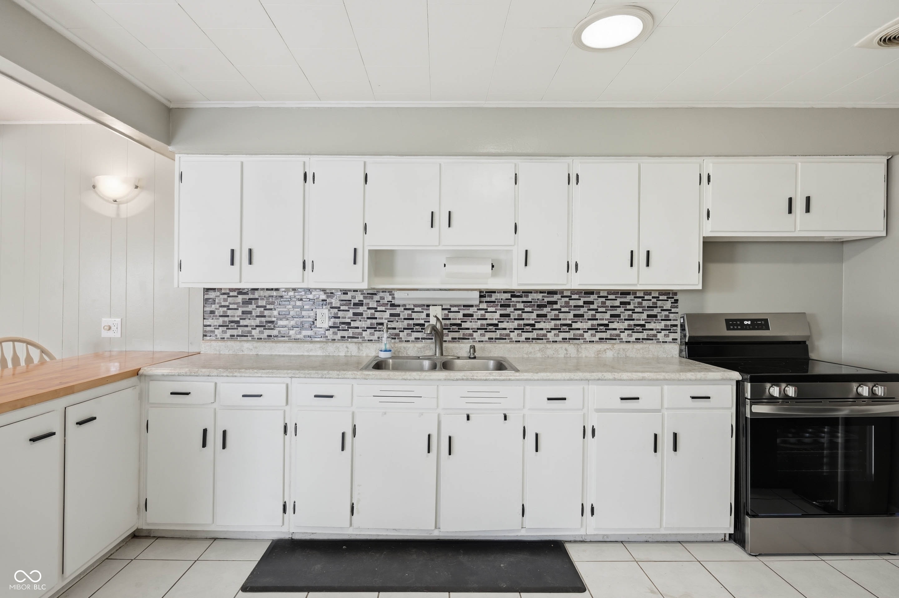 607 North Shellbark Road Muncie, IN 47304 - Photo 7 of 22