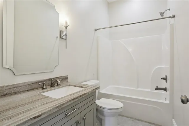 $285,000 | 2408 Riverland Drive, Chalmette, LA 70043