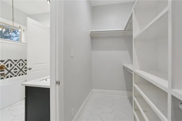 $285,000 | 2408 Riverland Drive, Chalmette, LA 70043