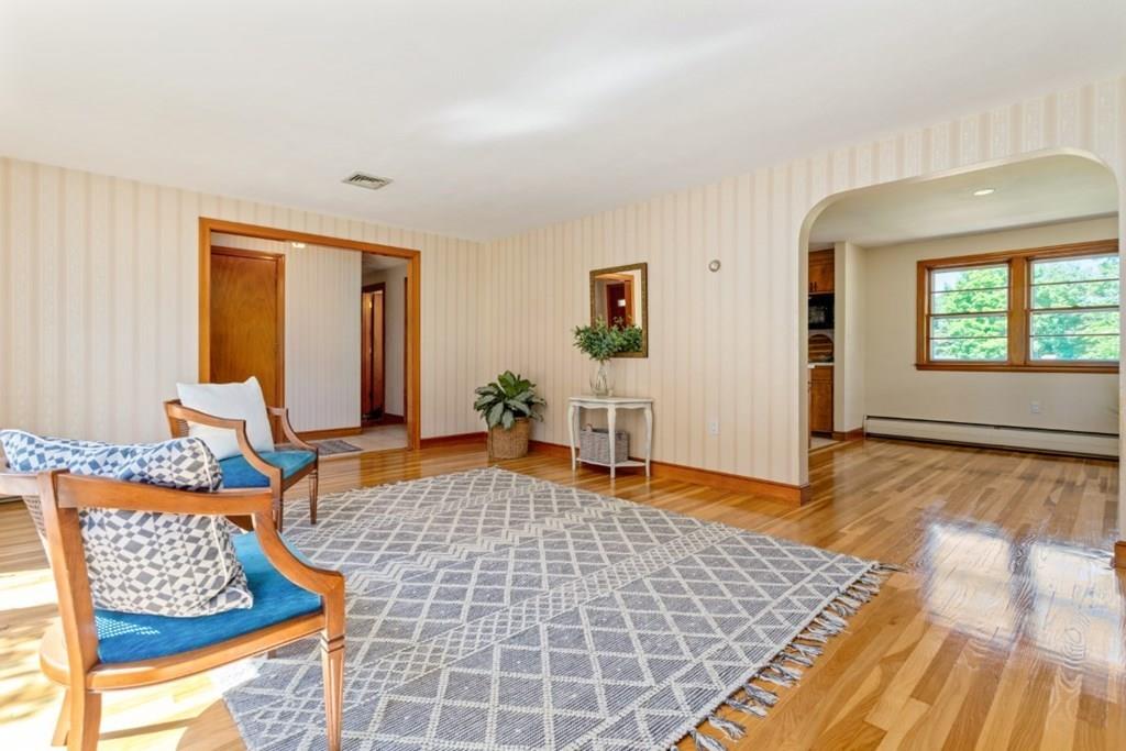11 Evergreen Road Stoneham, MA 02180 - Photo 10 of 42 Gallery Image 10