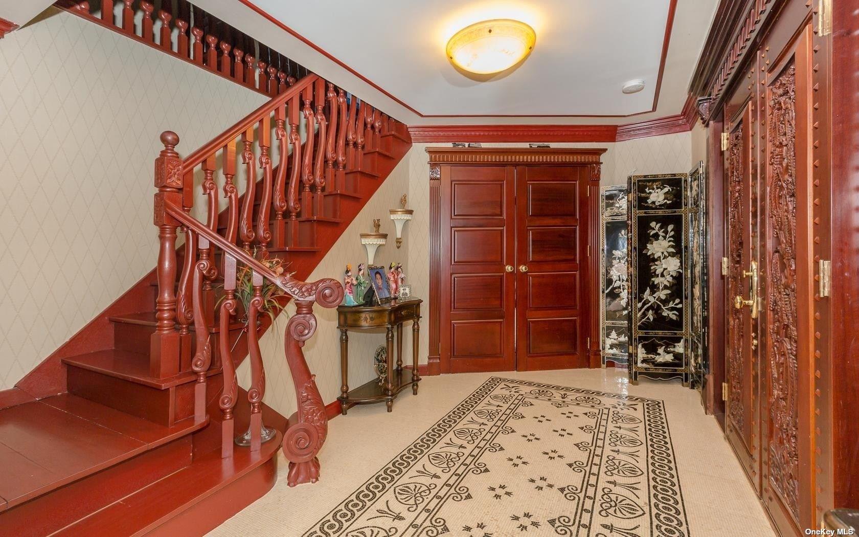 7 Old Field Road Setauket, NY 11733 - Photo 5 of 33 a view of an entryway with a front door