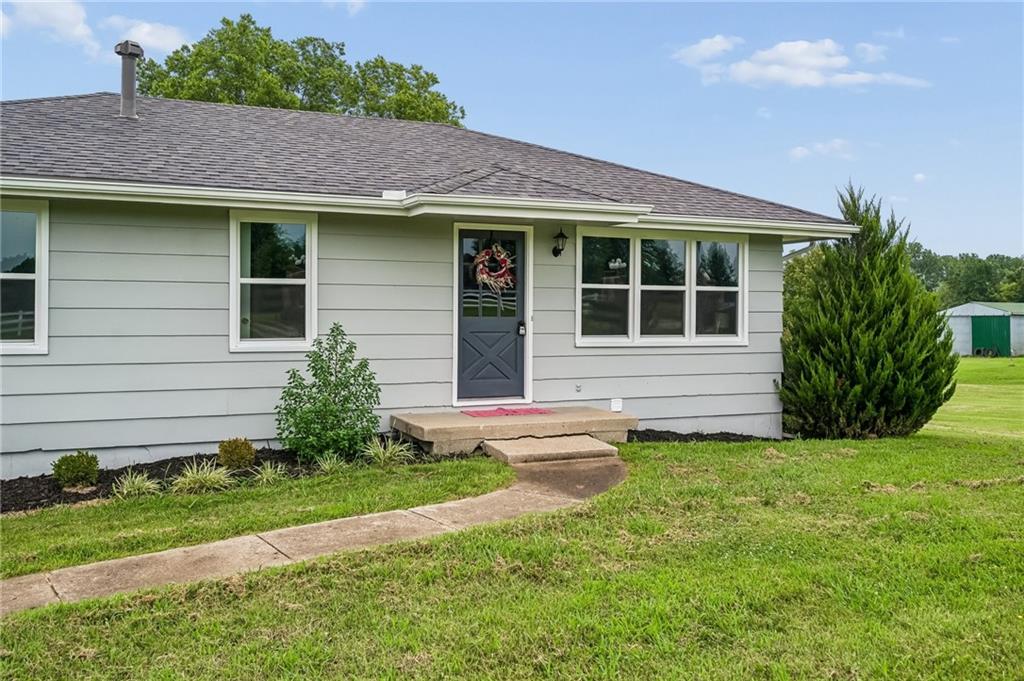 34906 East Colbern Road Lone Jack, MO 64070 - Photo 4 of 36 Gallery Image 4