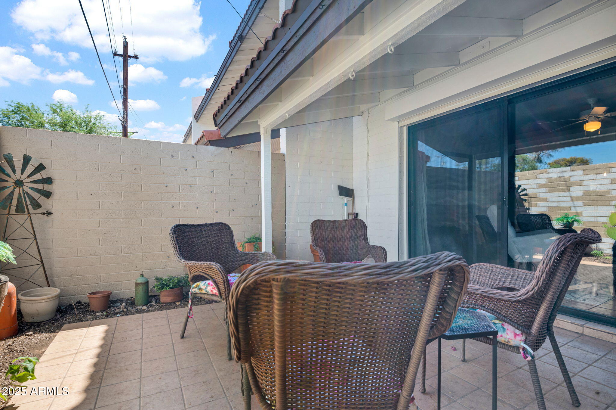 5315 North 18th Street, Unit 9 Phoenix, AZ 85016 - Photo 17 of 27 a view of a chairs and table in the balcony