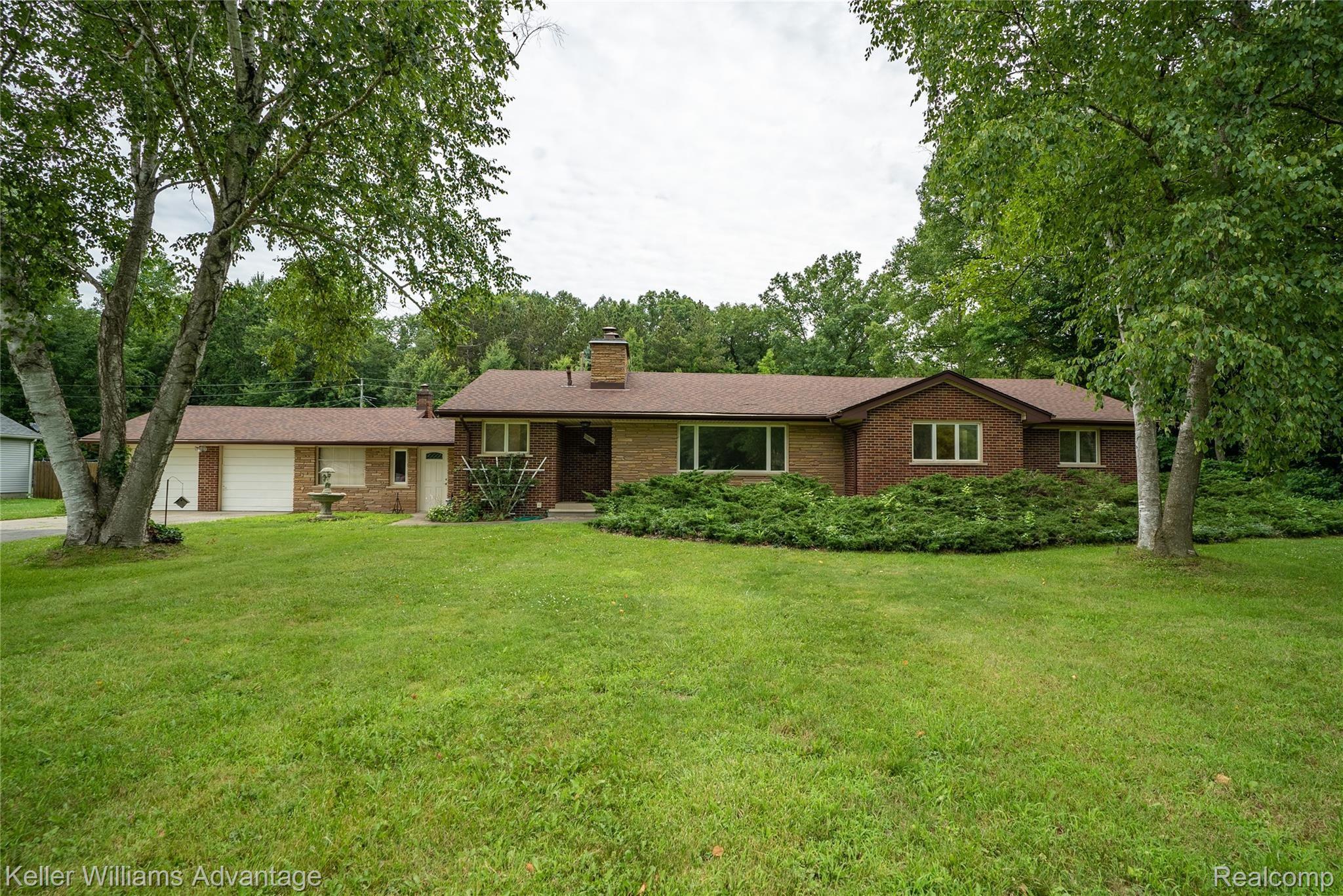 30862 West Road New Boston, MI 48164 - Photo 28 of 33 WestRd_30862_Fronthouse 4.jpg