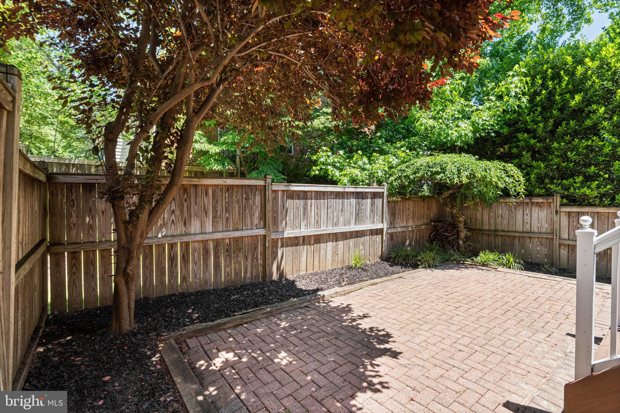 11482 Heritage Commons Way Reston, VA 20194 - Photo 26 of 31 Fenced yard