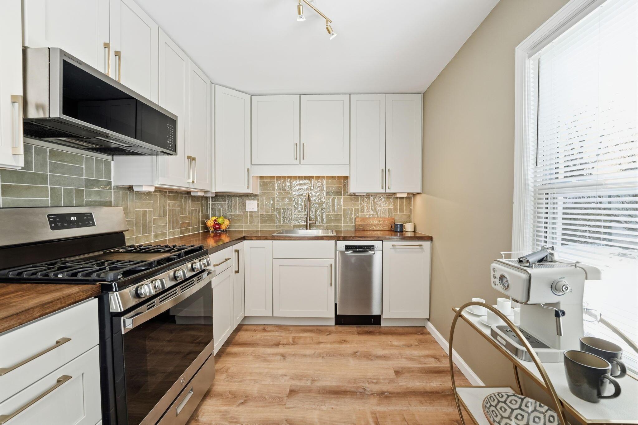 805 Timberman Road Columbus, OH 43212 - Photo 13 of 48 Kitchen