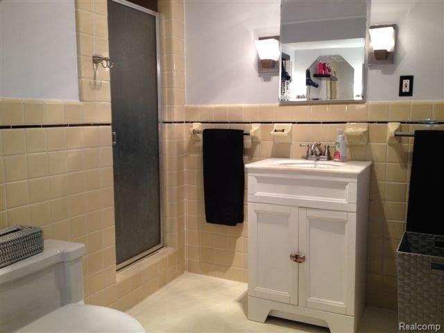 1110 North Renaud Road Grosse Pointe, MI 48236 - Photo 17 of 24 Master Bathroom