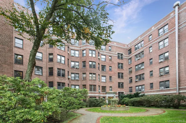 $299,888 | 11 Alden Road, Unit 1M, Larchmont, NY 10538