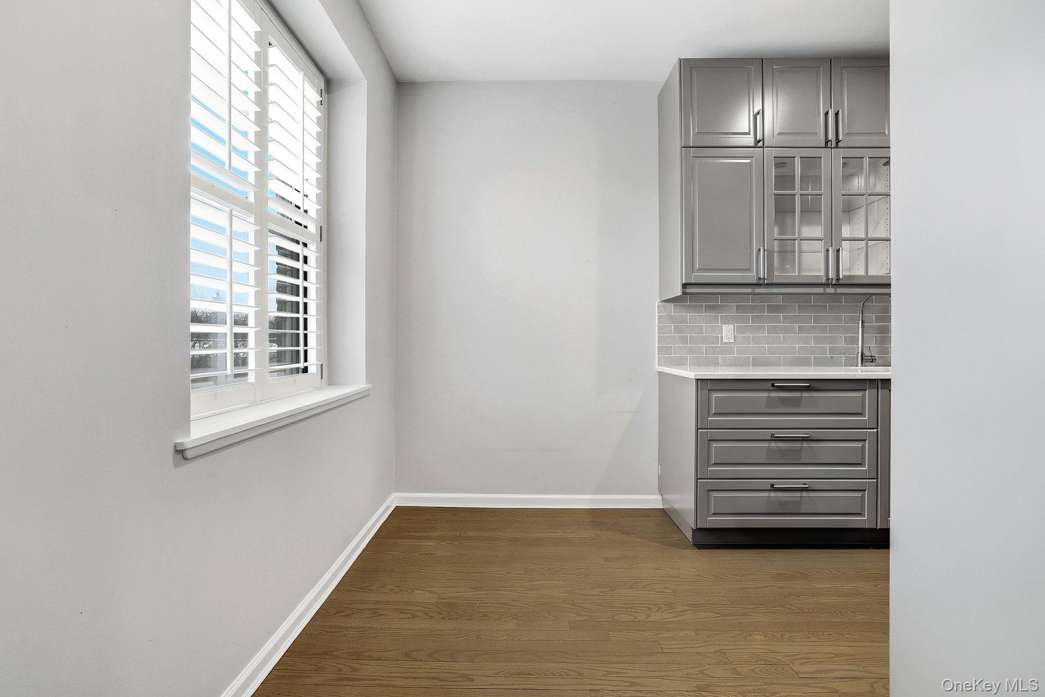 11 Alden Road, Unit 1M Larchmont, NY 10538 - Photo 15 of 25 a view of room and window