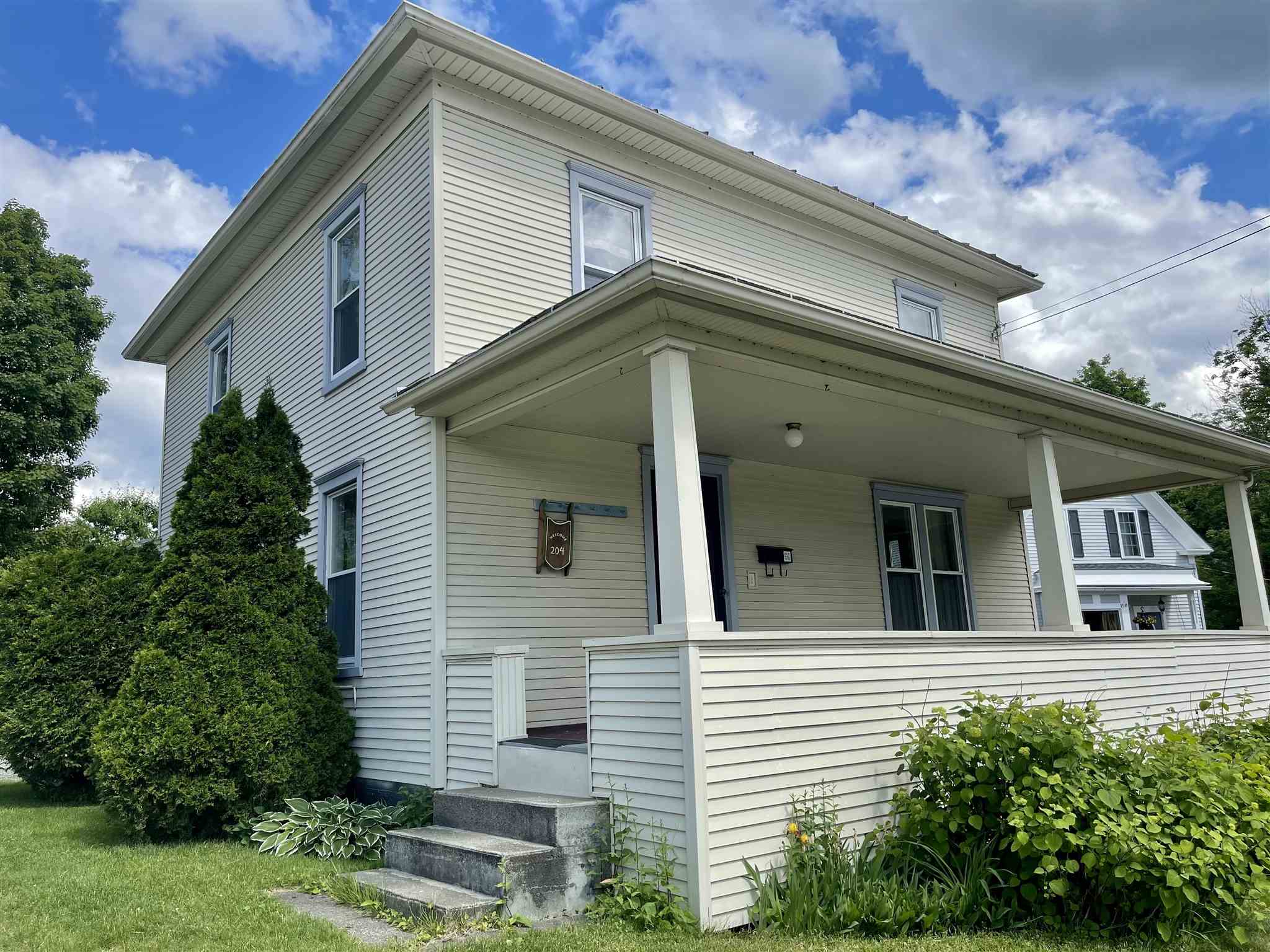 204 Indian Point Street Newport, VT 05855 - Photo 1 of 22 Gallery Image 1