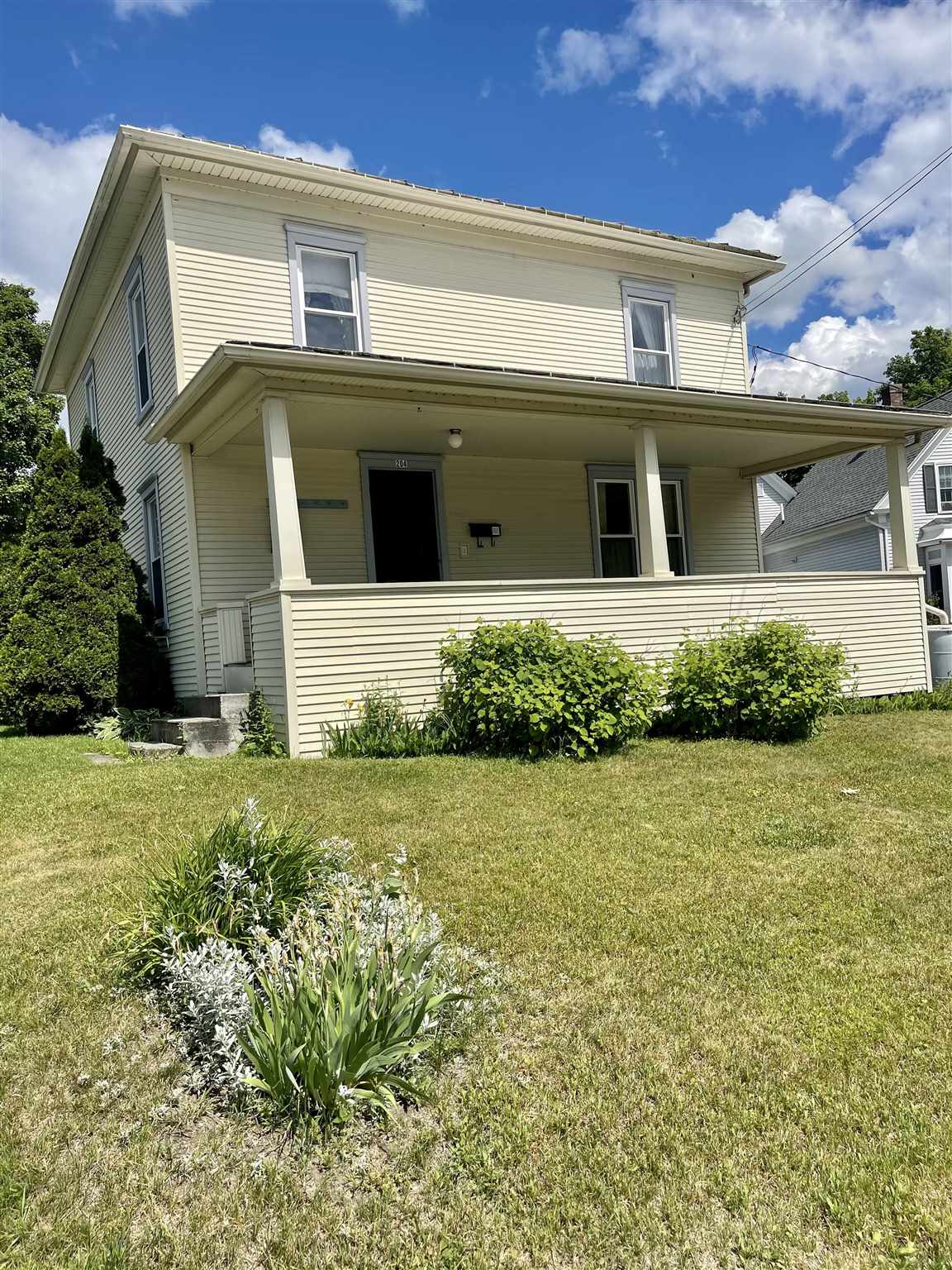 204 Indian Point Street Newport, VT 05855 - Photo 2 of 22 Gallery Image 2