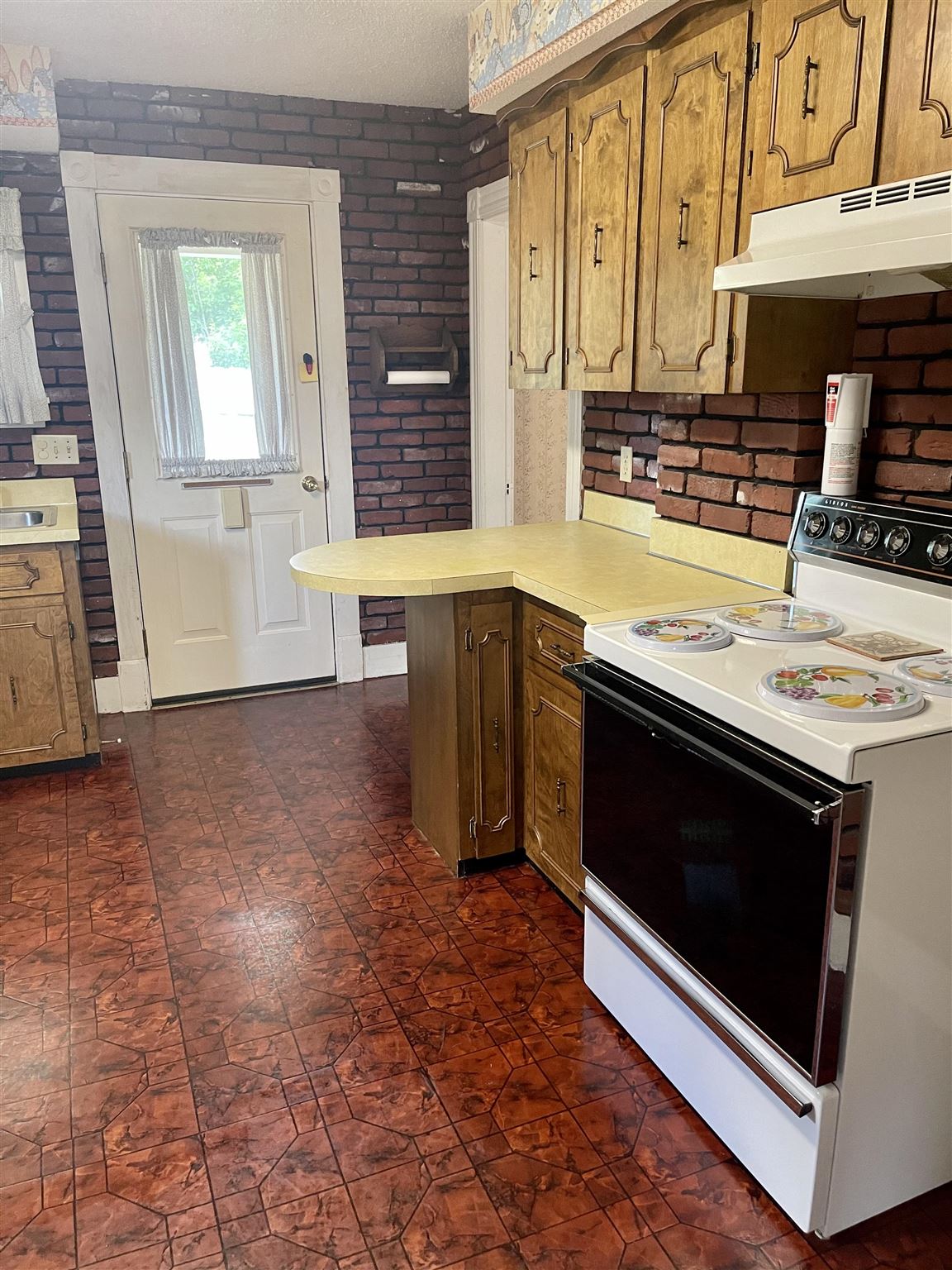 204 Indian Point Street Newport, VT 05855 - Photo 12 of 22 Gallery Image 12