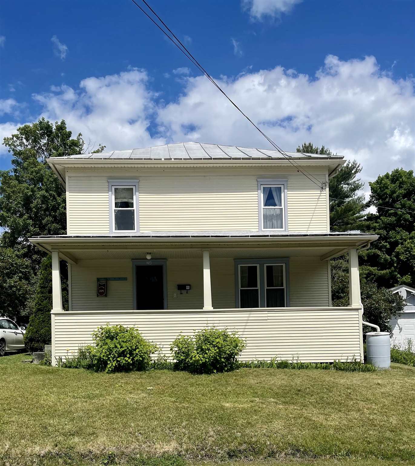204 Indian Point Street Newport, VT 05855 - Photo 3 of 22 Gallery Image 3