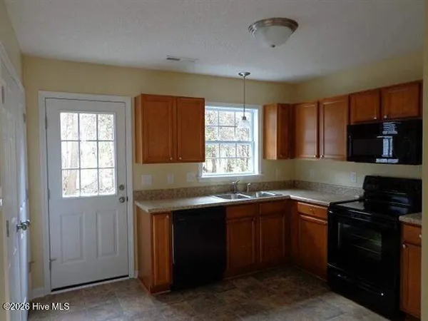 $1,100 | 1116 Pueblo Drive, Jacksonville, NC 28546