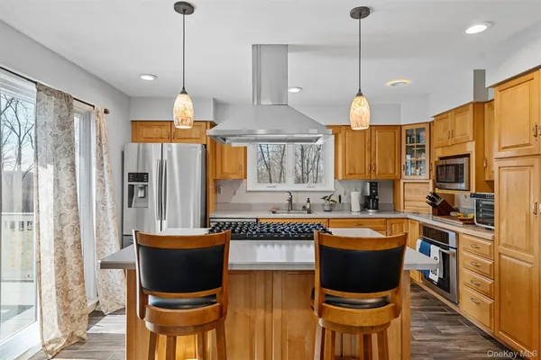 $690,000 | 10 Hidden Drive, Monroe, NY 10950