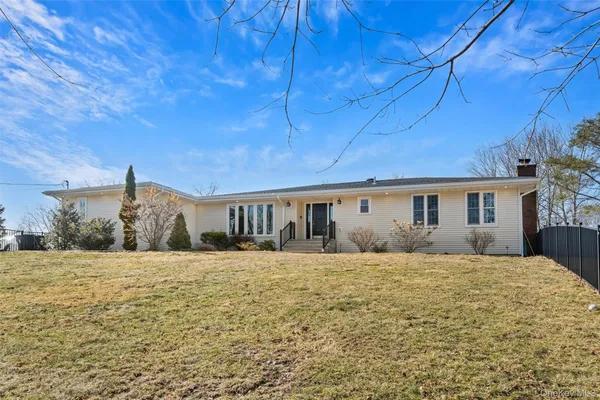 $690,000 | 10 Hidden Drive, Monroe, NY 10950