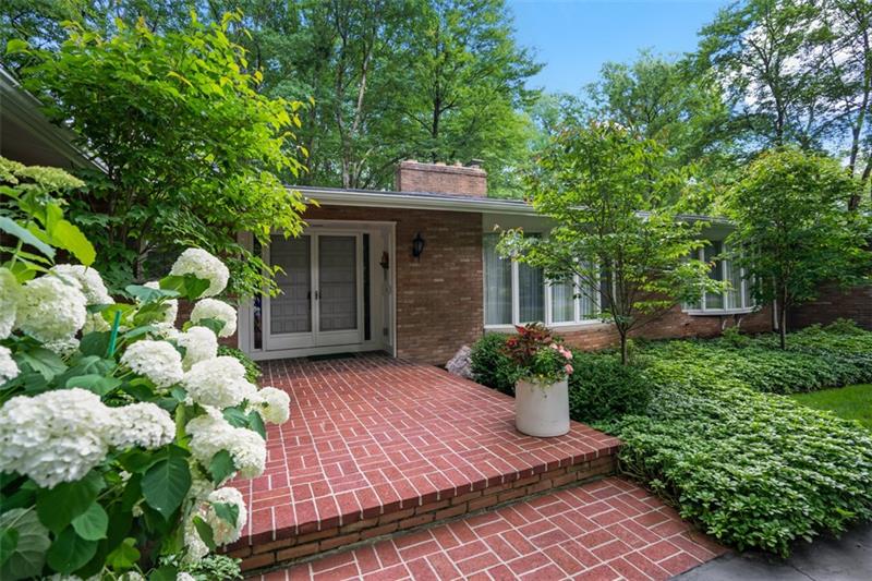 242 Forest Road New Castle, PA 16105 - Photo 3 of 25