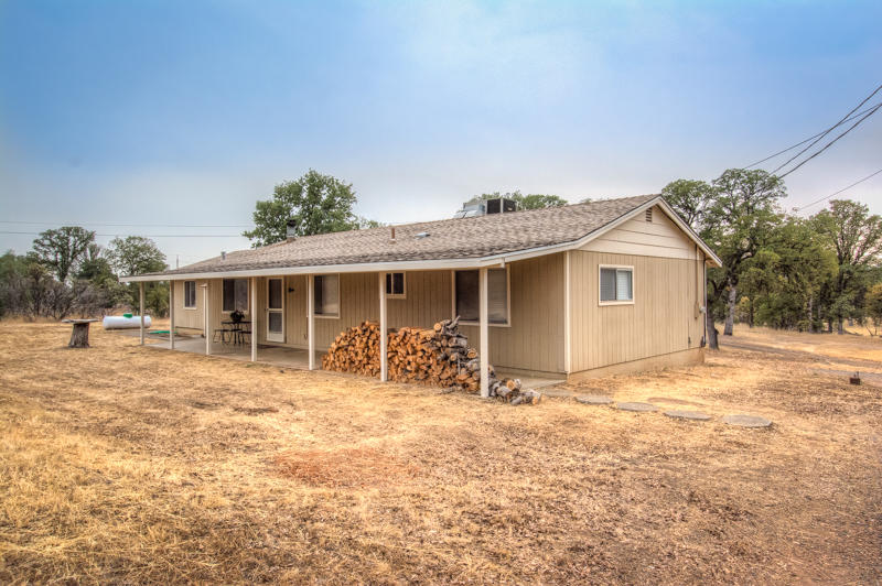 9634 Logan Road Redding, CA 96003 - Photo 1 of 23 nice country home
