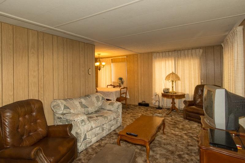 9634 Logan Road Redding, CA 96003 - Photo 19 of 23 living room mobile