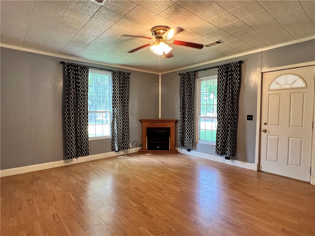 616 Sharp Street Franklin, TX 77856 - Photo 2 of 8