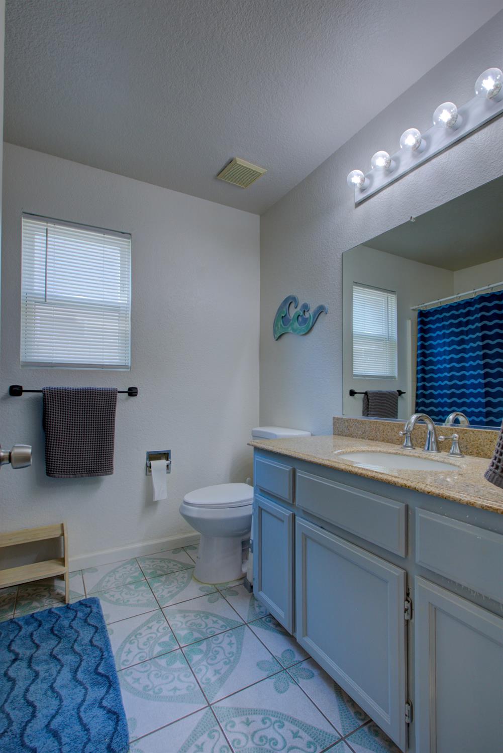 3816 Blaker Road Ceres, CA 95307 - Photo 26 of 40 Bathroom off of hallway