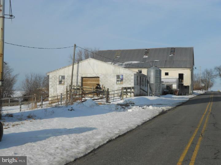 110 Miller Road Barto, PA 19504 - Photo 3 of 11 Gallery Image 3