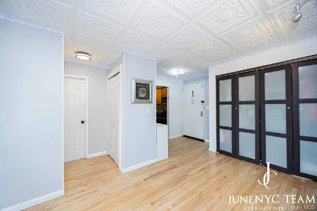 $619,000 | 152-18 Union Turnpike, Unit 204K | Kew Gardens Hills