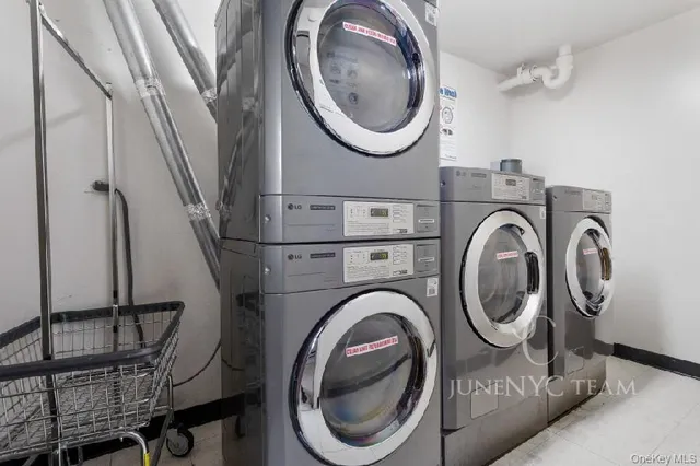 $619,000 | 152-18 Union Turnpike, Unit 204K | Kew Gardens Hills