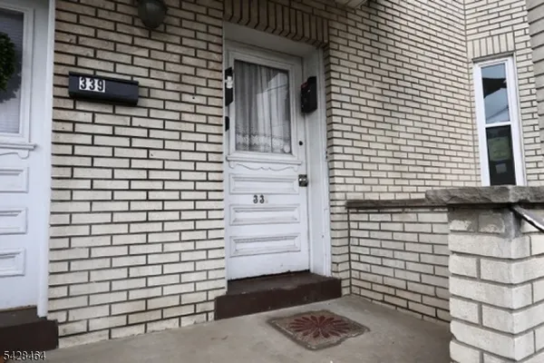 $1,750 | 337 West Clay Avenue, Unit 2, Roselle Park, NJ 07204
