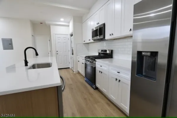 $1,750 | 337 West Clay Avenue, Unit 2, Roselle Park, NJ 07204