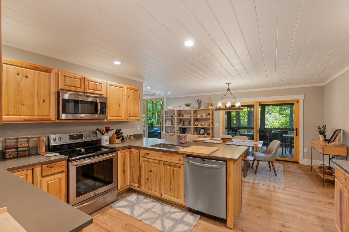 170 Mossy Rock Road Sapphire, NC 28774 - Photo 17 of 75 Gallery Image 17