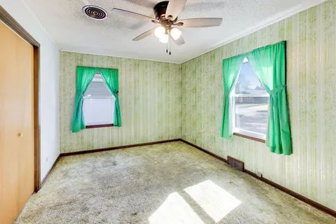 $310,000 | 301 North Schubert Street, Palatine, IL 60067