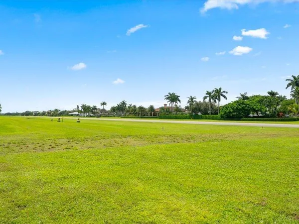 $4,095,000 | 2135 Windsock Way, Wellington, FL 33414