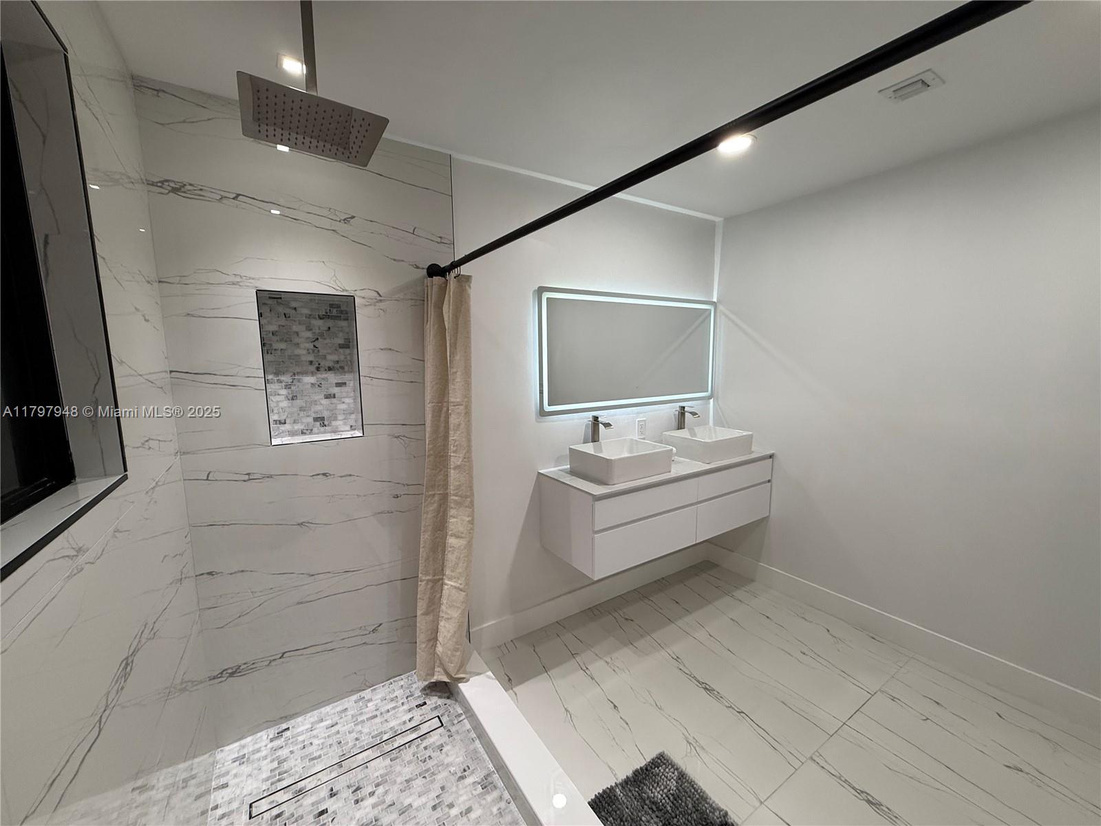 2918 Southwest 2nd Street Miami, FL 33135 - Photo 7 of 27