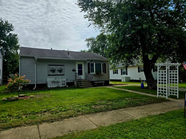 $240,000 | 376 South Oak Street, Manteno, IL 60950