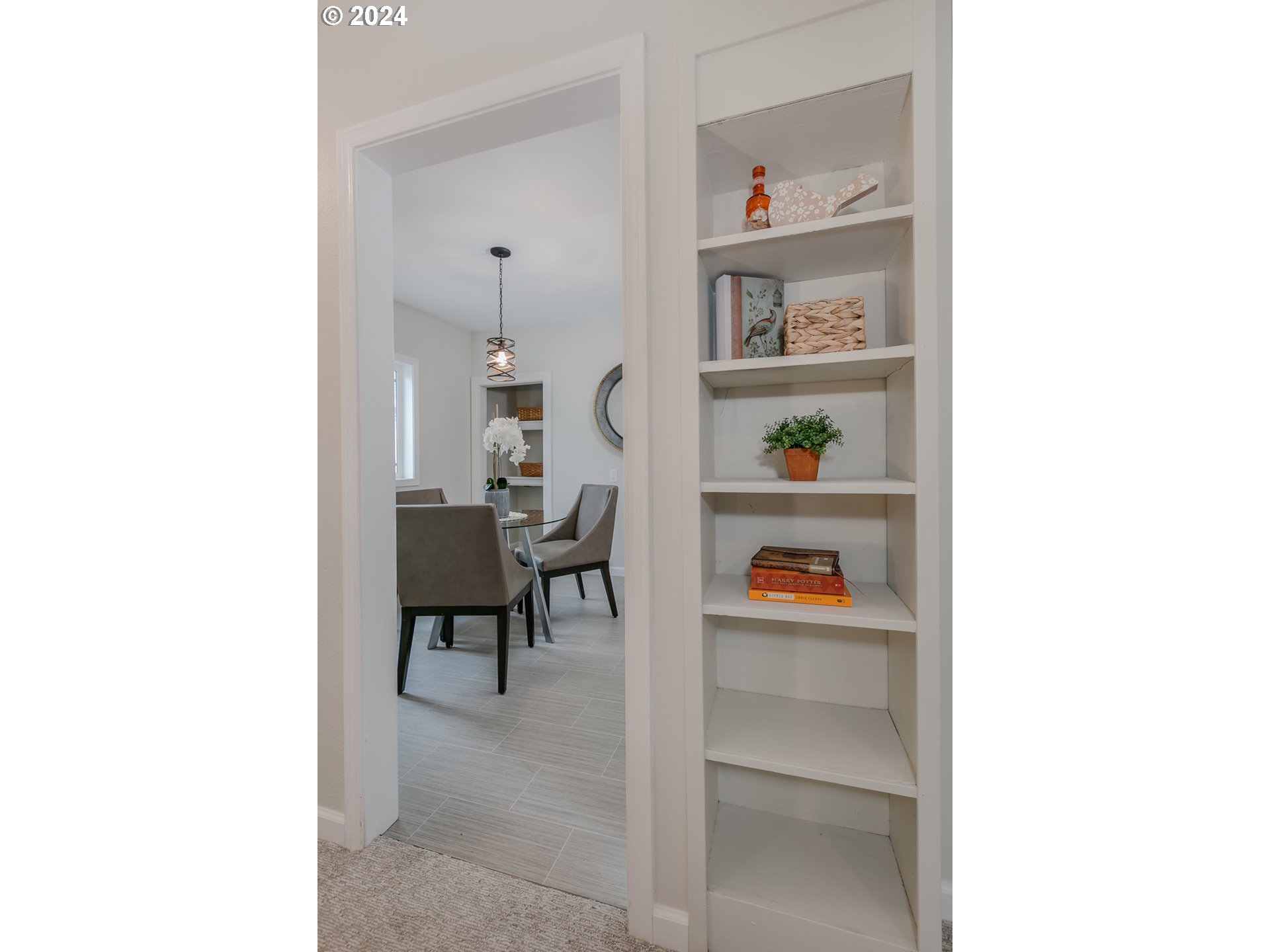 1467 Main Street Springfield, OR 97477 - Photo 11 of 29 a workspace with furniture and a window