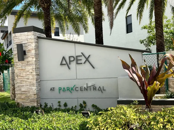 $2,775 | 8005 Northwest 104th Avenue, Unit 24, Doral, FL 33178