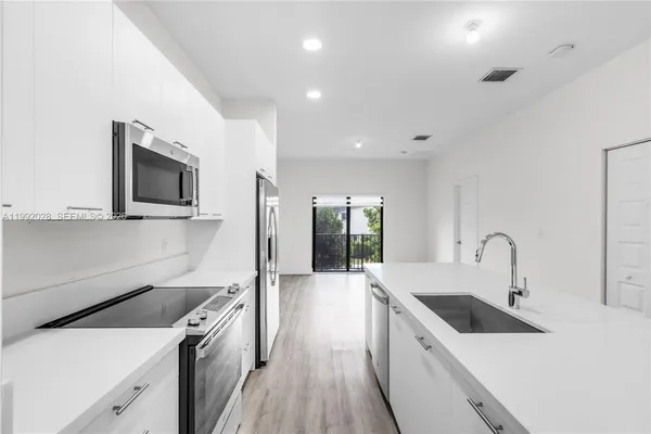 $2,775 | 8005 Northwest 104th Avenue, Unit 24, Doral, FL 33178