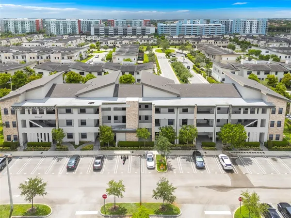 $2,775 | 8005 Northwest 104th Avenue, Unit 24, Doral, FL 33178