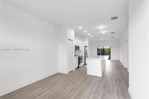 $2,775 | 8005 Northwest 104th Avenue, Unit 24, Doral, FL 33178