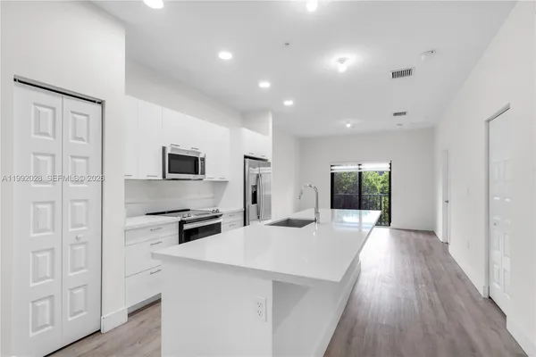 $2,775 | 8005 Northwest 104th Avenue, Unit 24, Doral, FL 33178