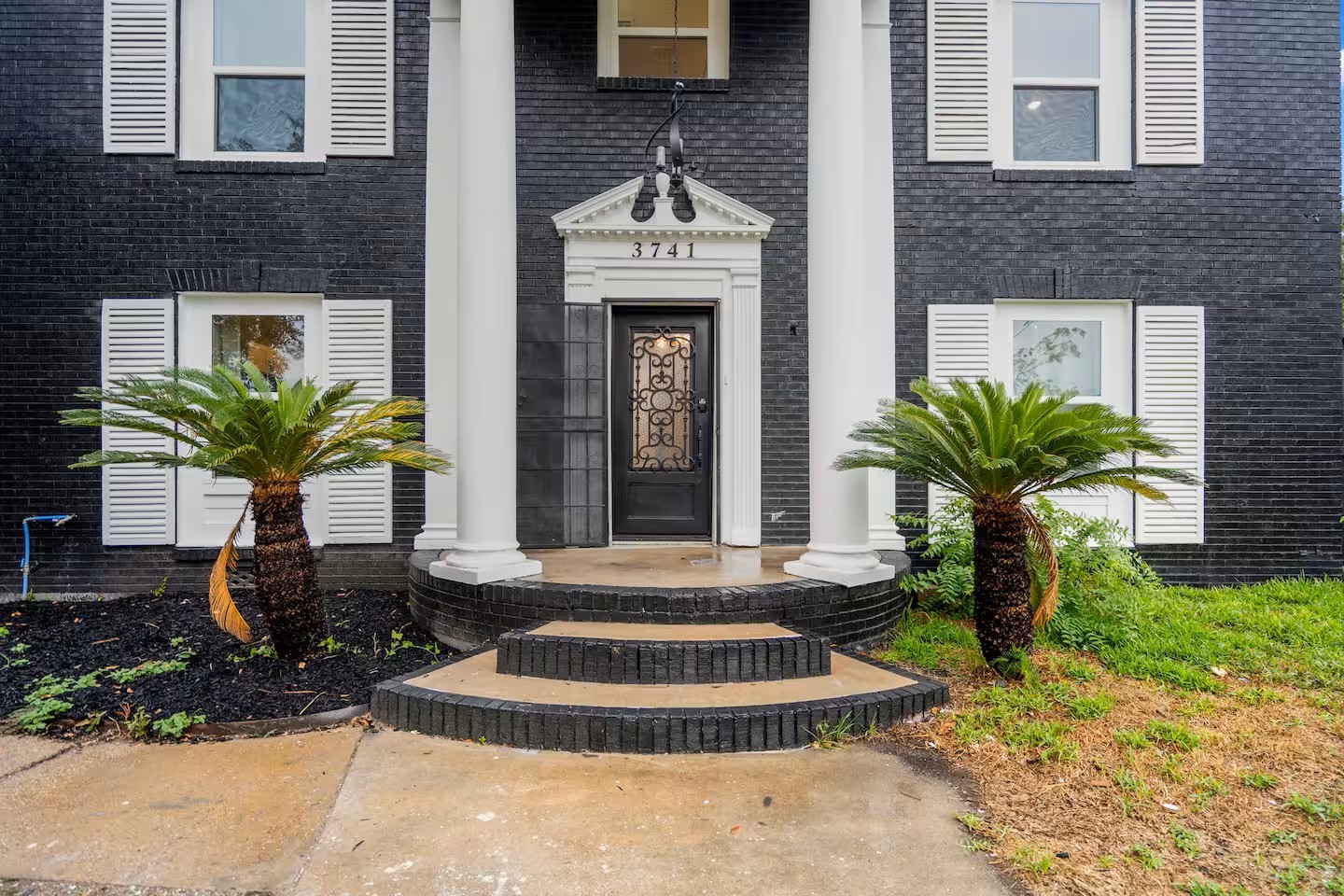 3741 Charleston Street Houston, TX 77021 - Photo 7 of 37 Grand entrance with a gorgeous wrought iron front door.