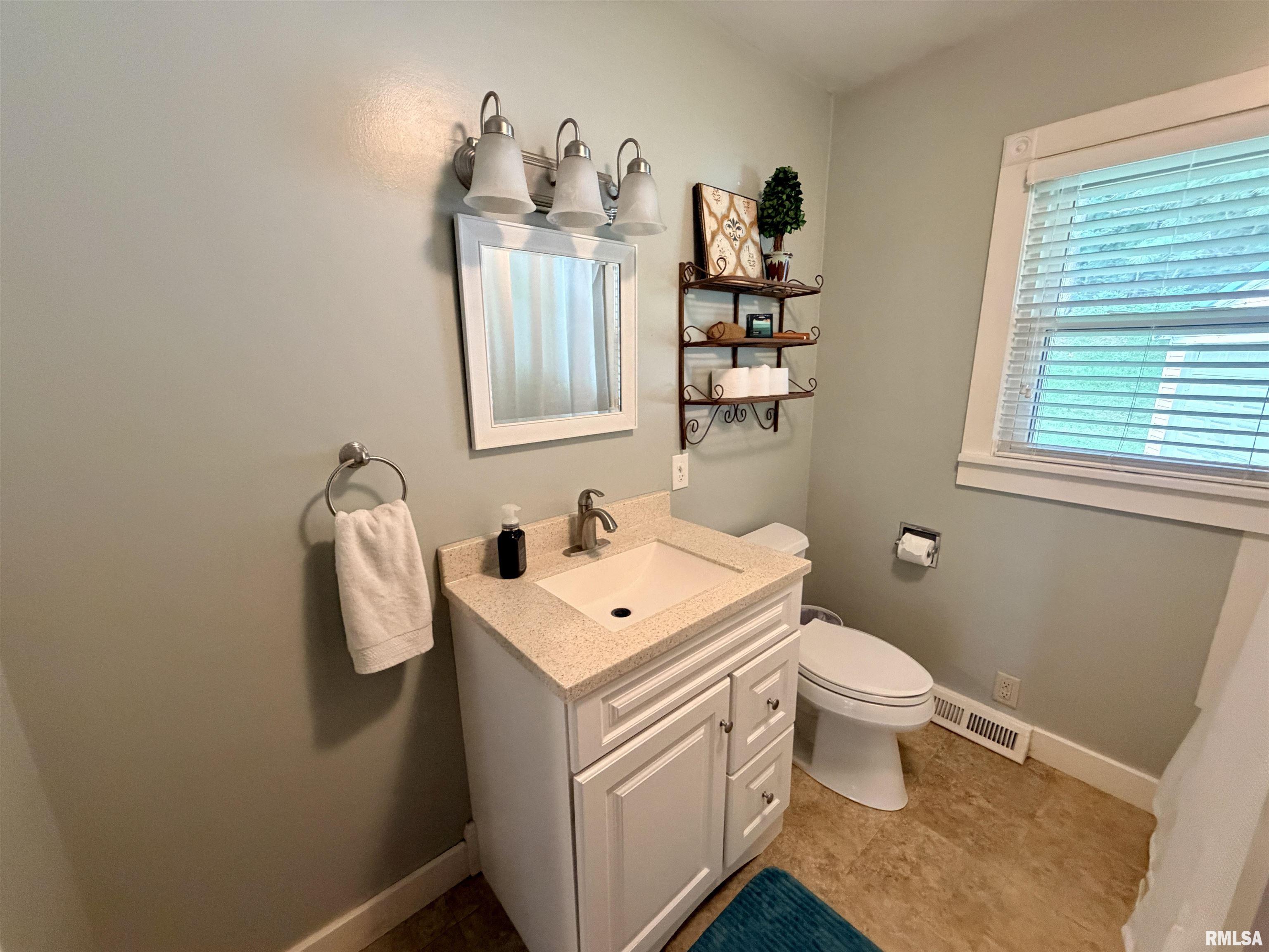 324 East Ash Street Cobden, IL 62920 - Photo 17 of 36