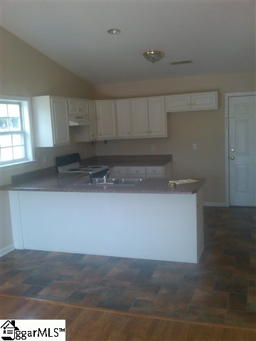 258 Tapp Road Greer, SC 29651 - Photo 3 of 8