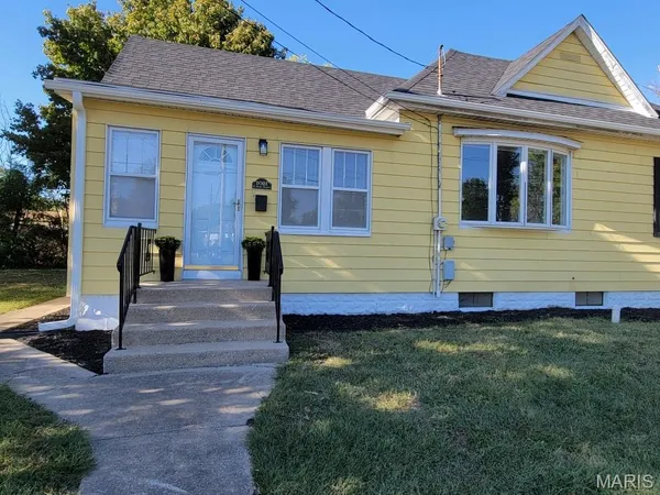 $159,000 | 1021 East Main Street, Staunton, IL 62088